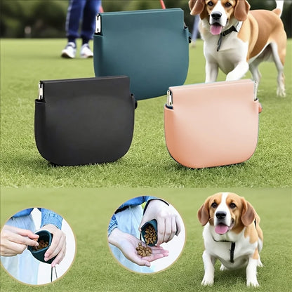 A minha loja Treat Training Pouch in black with adjustable belt and secure closure for dog training and treats.