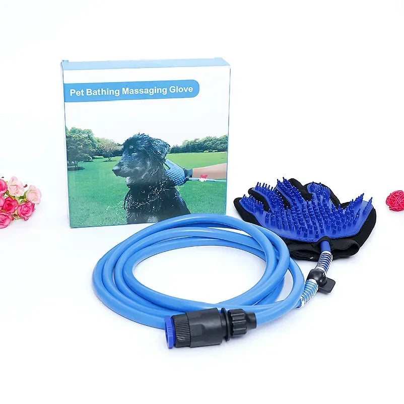 Water-spray grooming glove by A minha loja, showing the glove with water spray for pet grooming and cleaning.