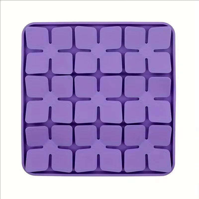 Dog food slow feeder snuffle mat with suction cups by A minha loja, designed to train dog senses and prevent choking with silicone material.