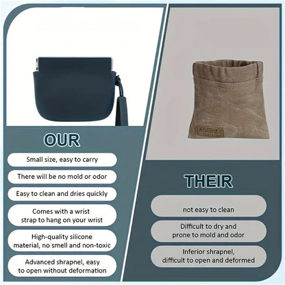 Treat training pouch by A minha loja, showing a convenient, portable dog treat bag with a clip and adjustable strap.