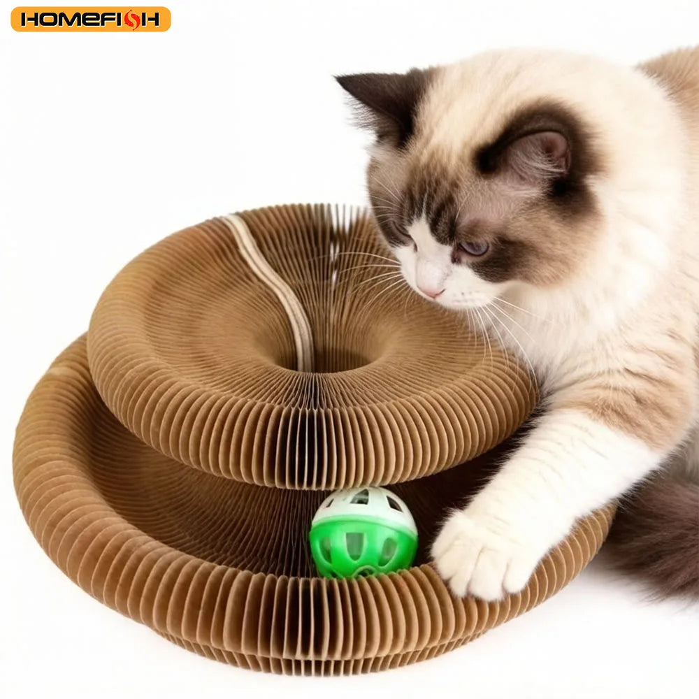 Round corrugated cat scratcher toy from A minha loja, designed for cats to scratch and grind claws.