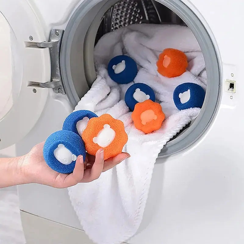 Reusable pet hair remover balls for laundry, effective lint catcher for cat fur and pet hair in washing machines.