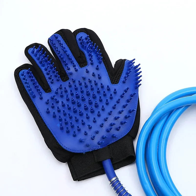 Water-spray grooming glove from A minha loja, showing the waterproof glove with water spray feature for pet grooming.